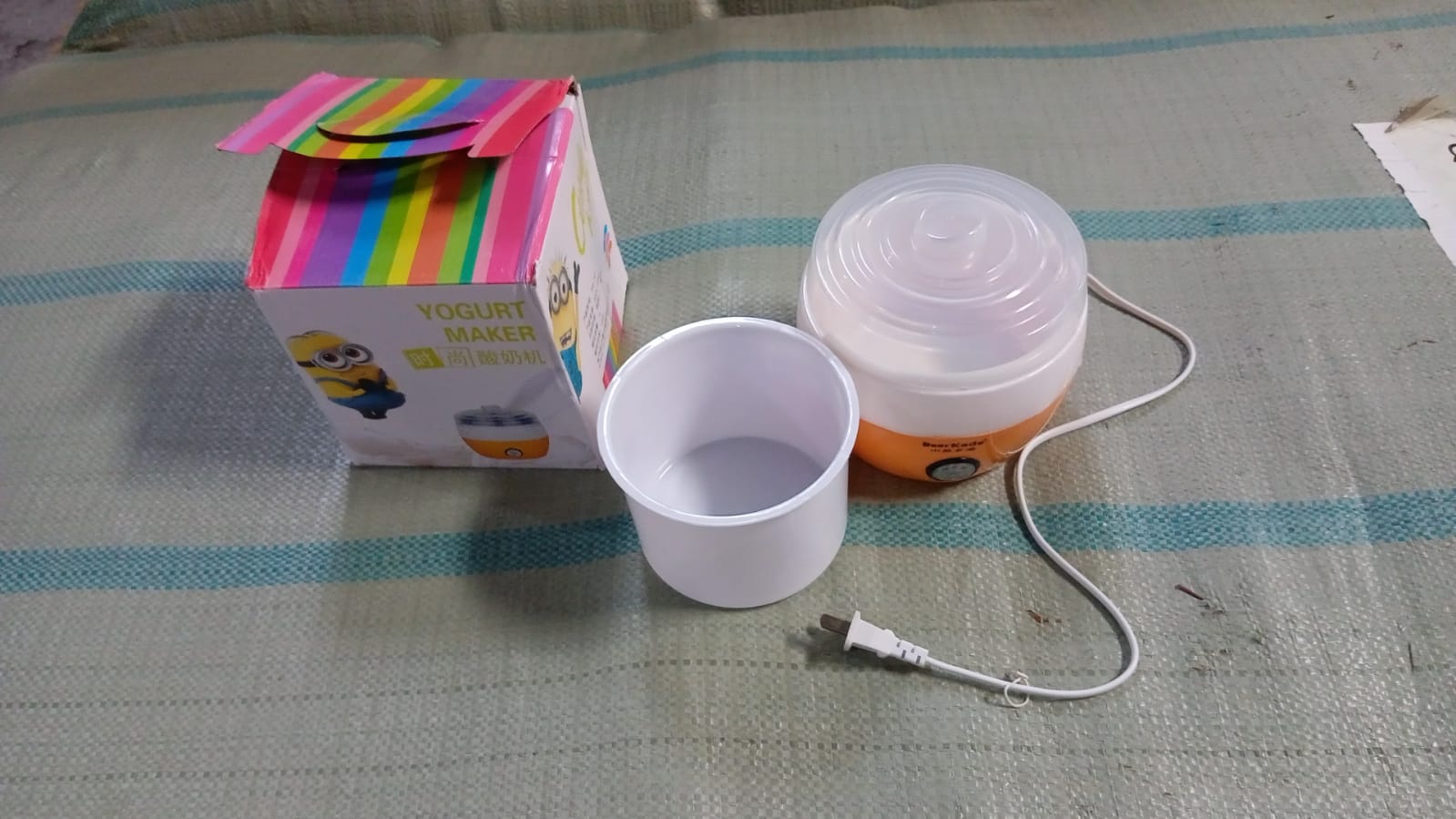 Electronic Yogurt Maker, Automatic Yogurt Maker Machine 1L Yoghurt DIY Tool Plastic Container for Home Use 