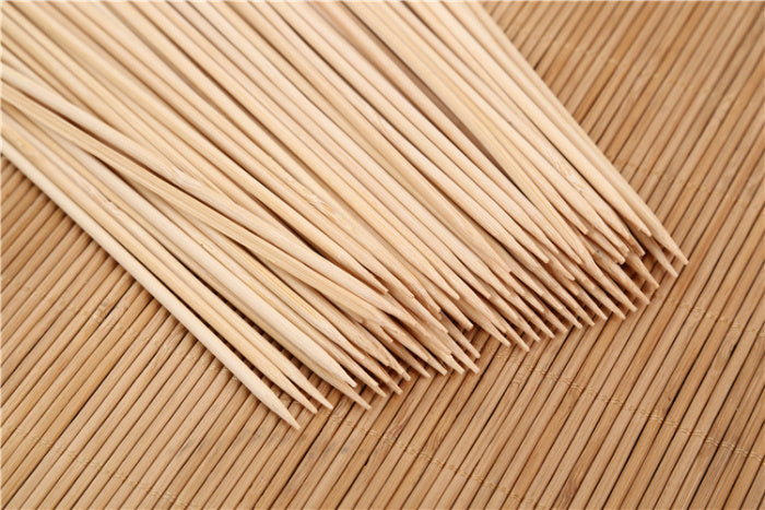 Natural Bamboo Wooden Skewers/BBQ Sticks for Barbeque and Grilling