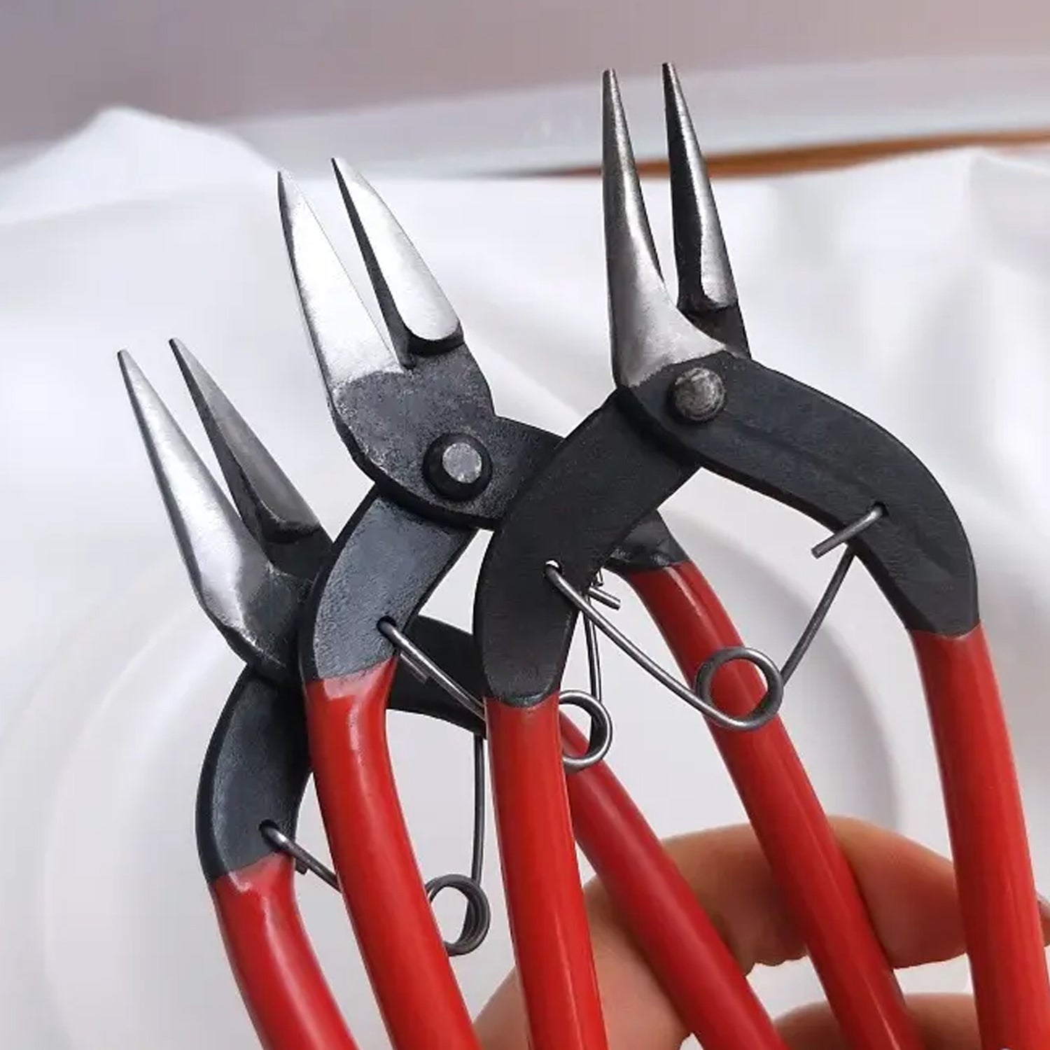 Pliers DIY Tool Punching Pliers Multi-Function Small Needle Nose Pliers Oblique Nose Pliers Flat Cutting Wire Pliers, Jewelry Pliers