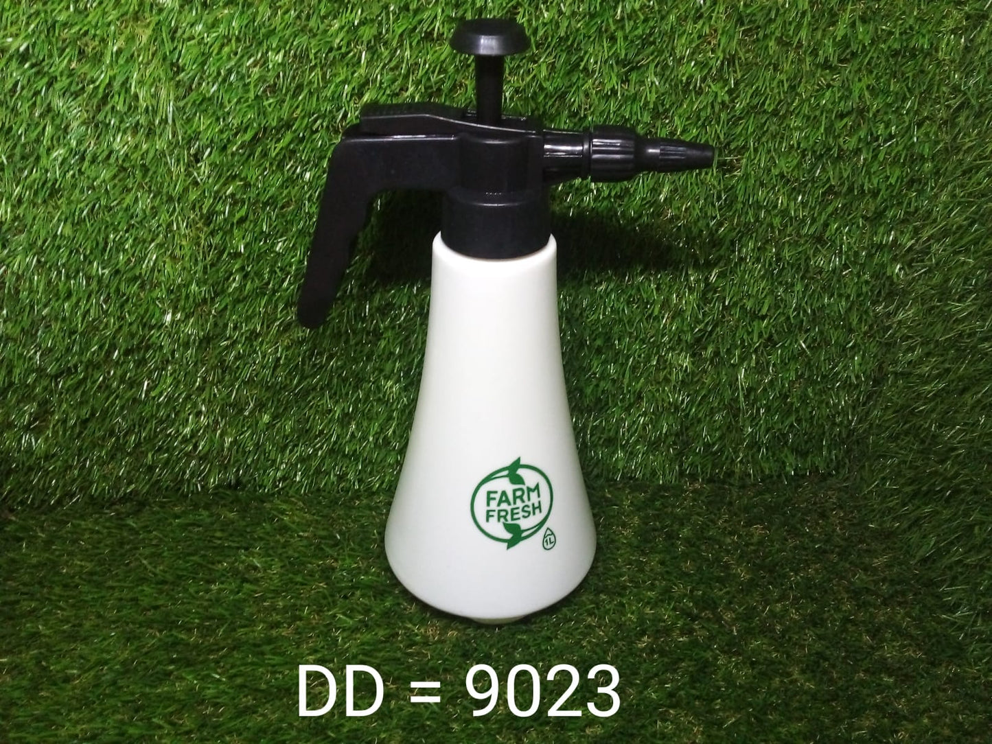 9023 1 litre Garden Sprayer used in all kinds of garden and park for sprinkling and showering purposes.